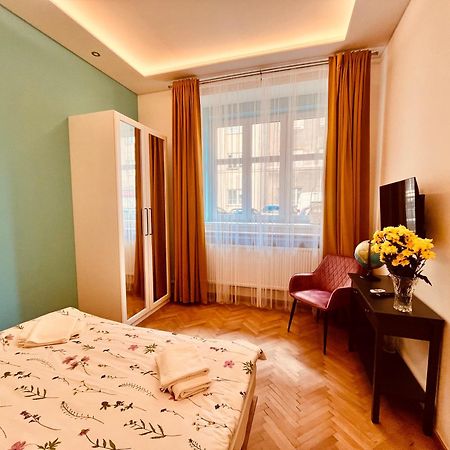 Moderni Apartman Na Hluboke V Praze - Idealni Pro 4 Praga Esterno foto