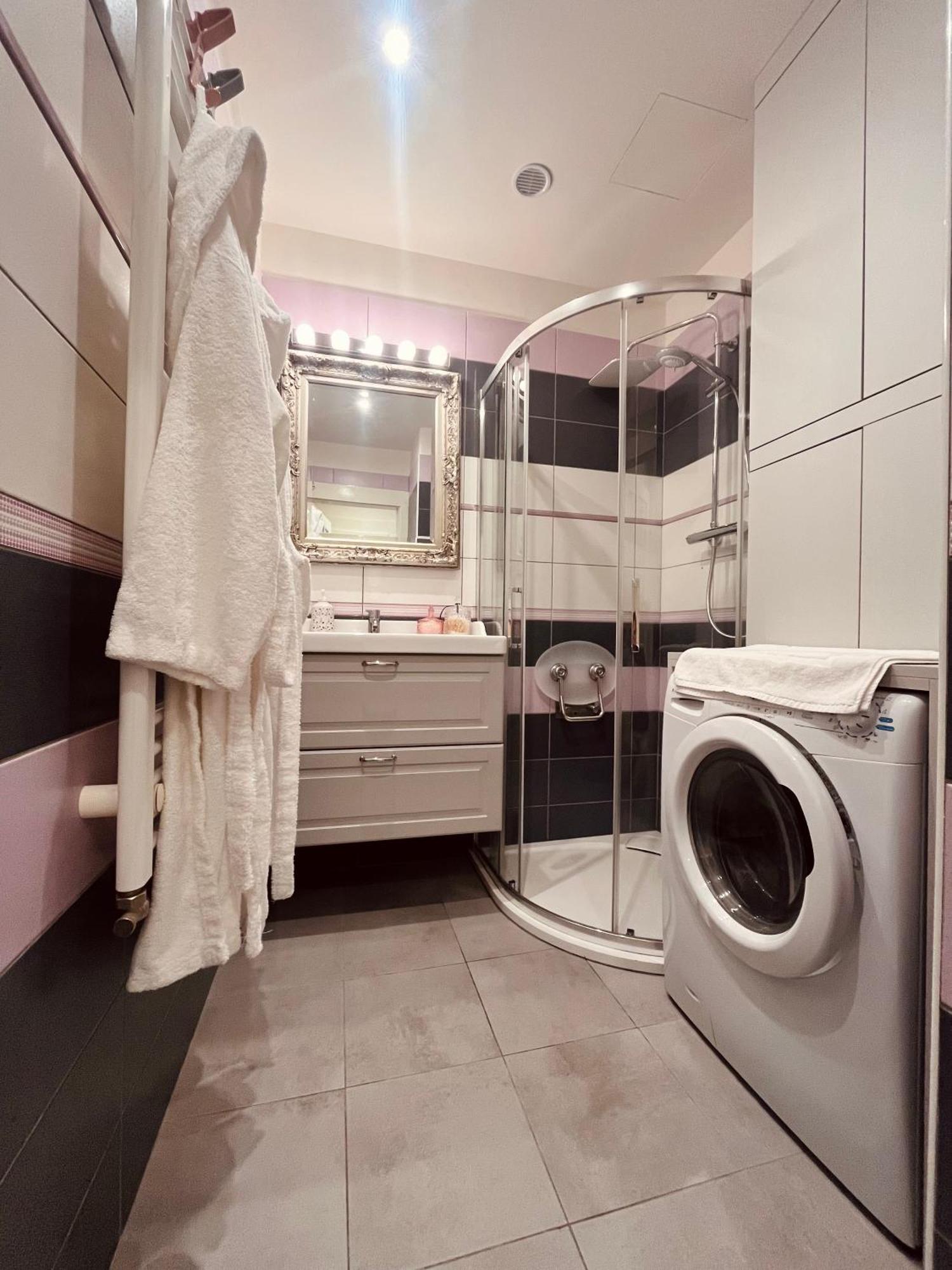 Moderni Apartman Na Hluboke V Praze - Idealni Pro 4 Praga Esterno foto